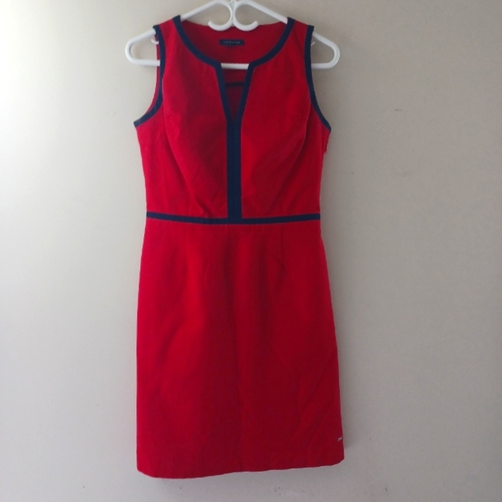 Tommy Hilfiger signature red dress with navy detail pockets zipper side size 2
